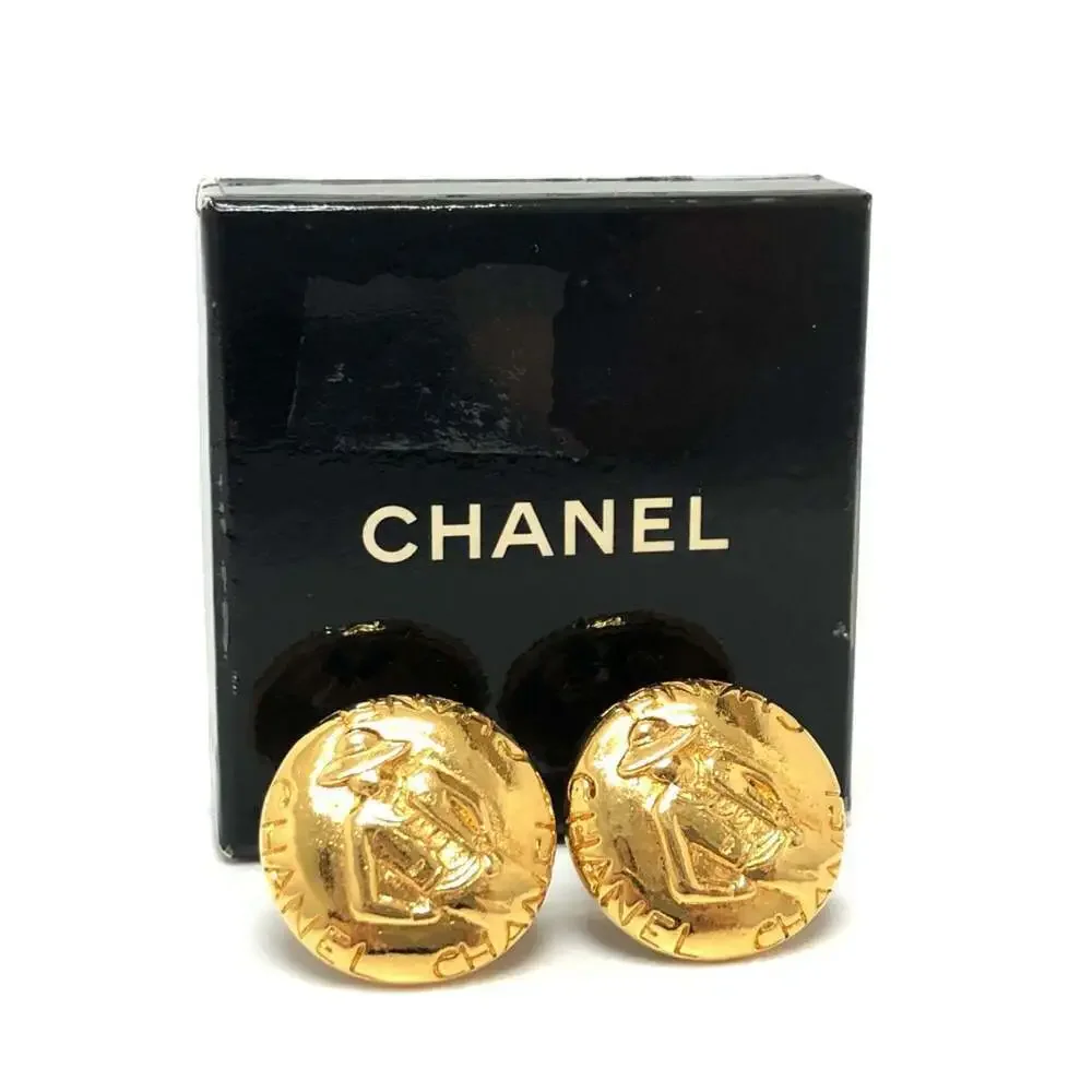 CHANEL Authentic Vintage Gold Earrings - Picture 12 of 12